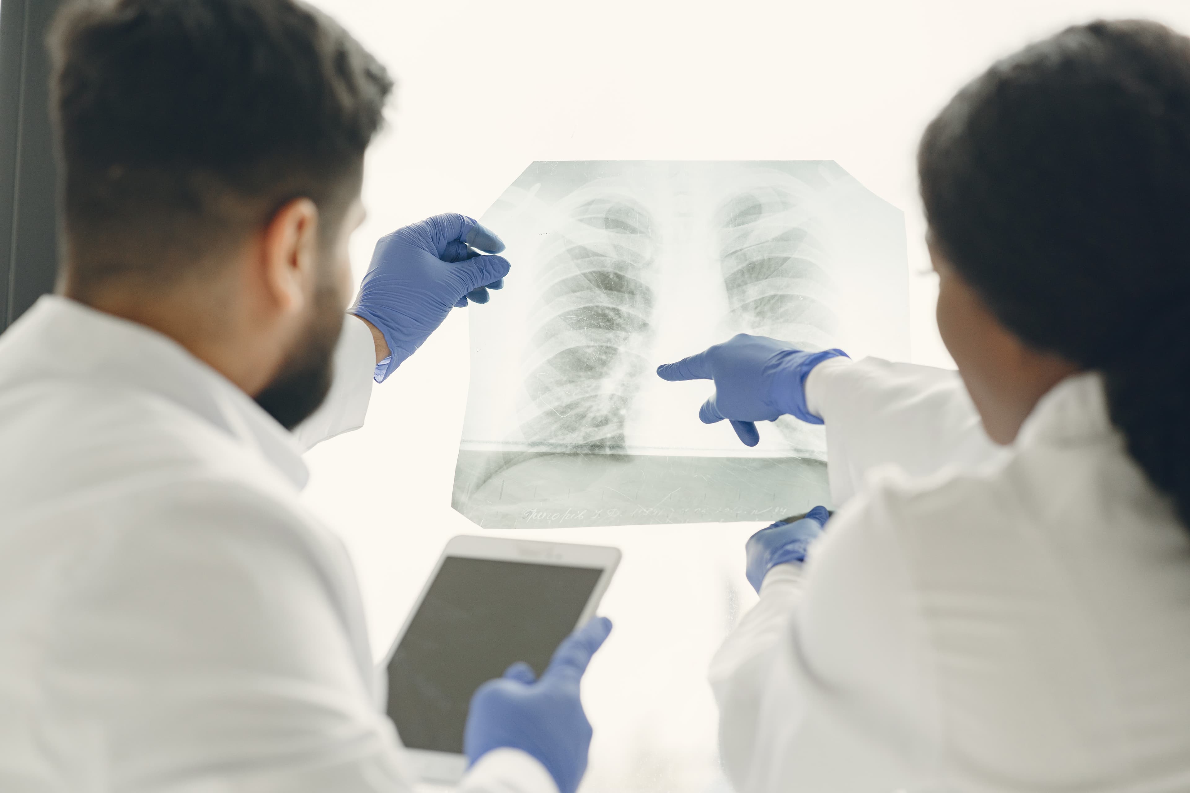 Revisión de radiografía pulmonar